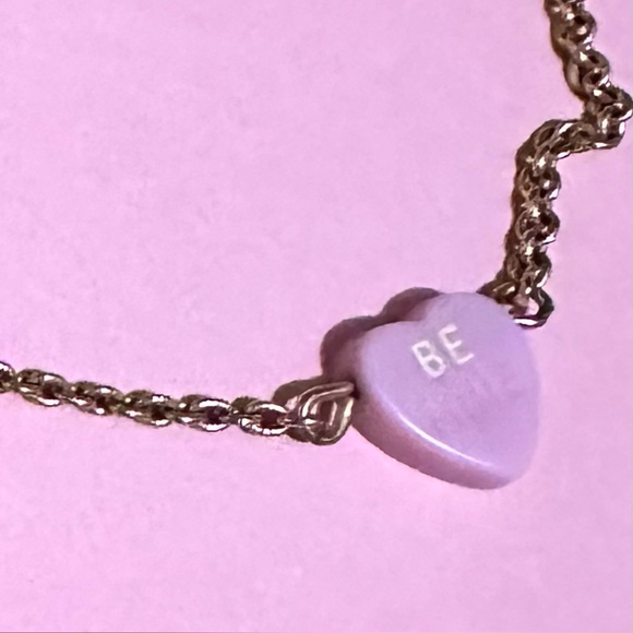 VTG AVON CONVERSATION HEARTS NECKLACE VALENTINES DAY! RARE. 15” from tip to tip - Picture 3 of 10